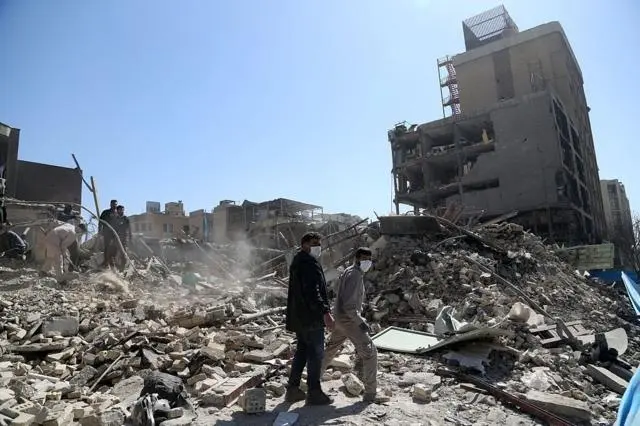 تحولت المباني في جميع أنحاء طهران إلى ركام