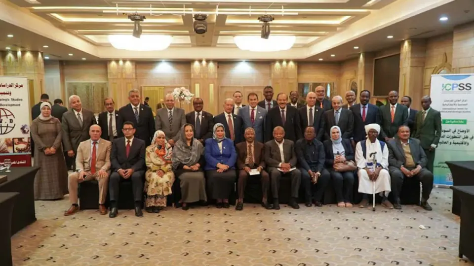 لقاء في القاهرة يحذّر من مخططات لتقسيم السودان ومن "أطماع إسرائيلية" في البحر الأحمر